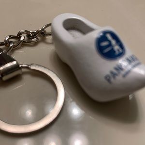 Amsterdam Dutch mini shoe keychain says pancakes